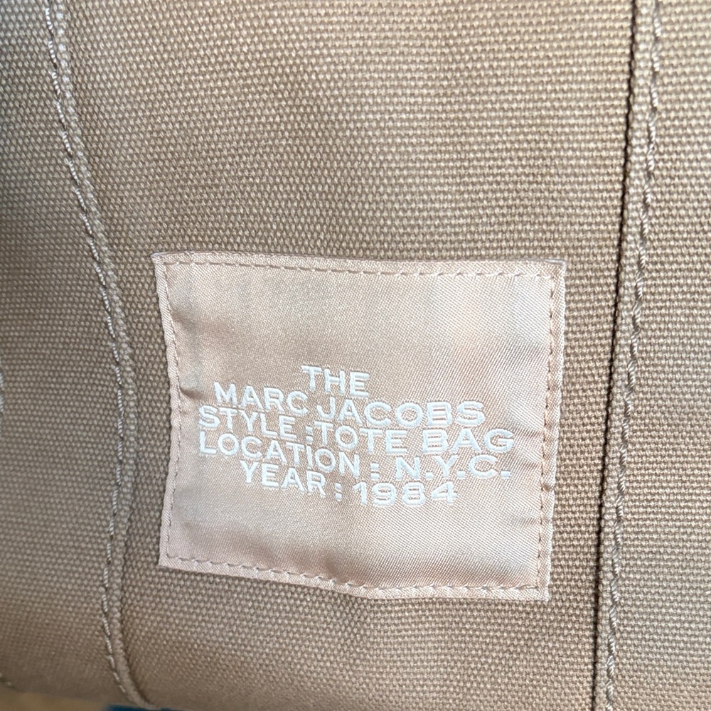 Marc Jacobs olive green Canvas Mini Tote with Marc Jacob’s Pink Bow patch - Picture 7 of 17